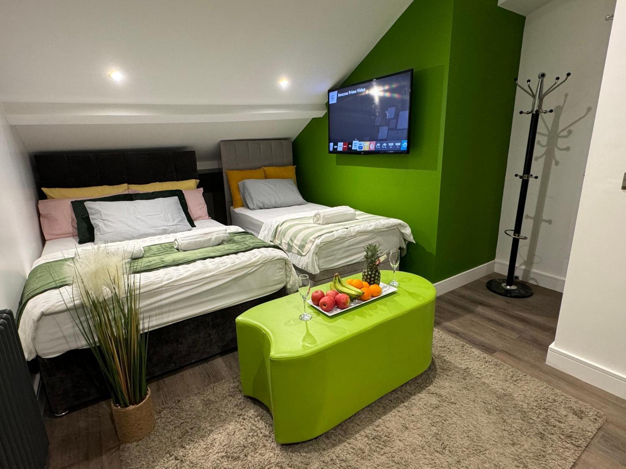 Southgate Luxury Apartments Elland 외부 사진