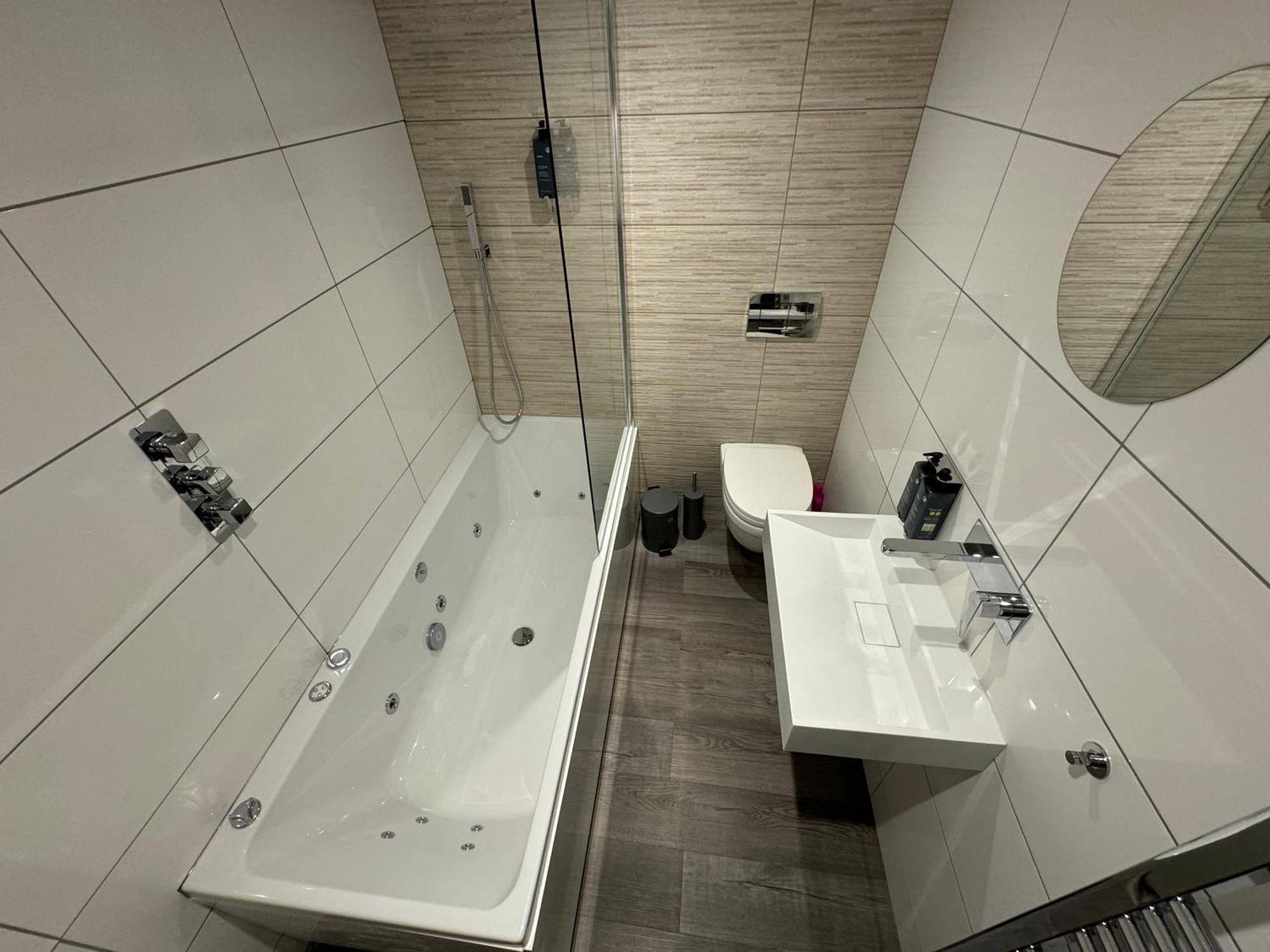 Southgate Luxury Apartments Elland 외부 사진
