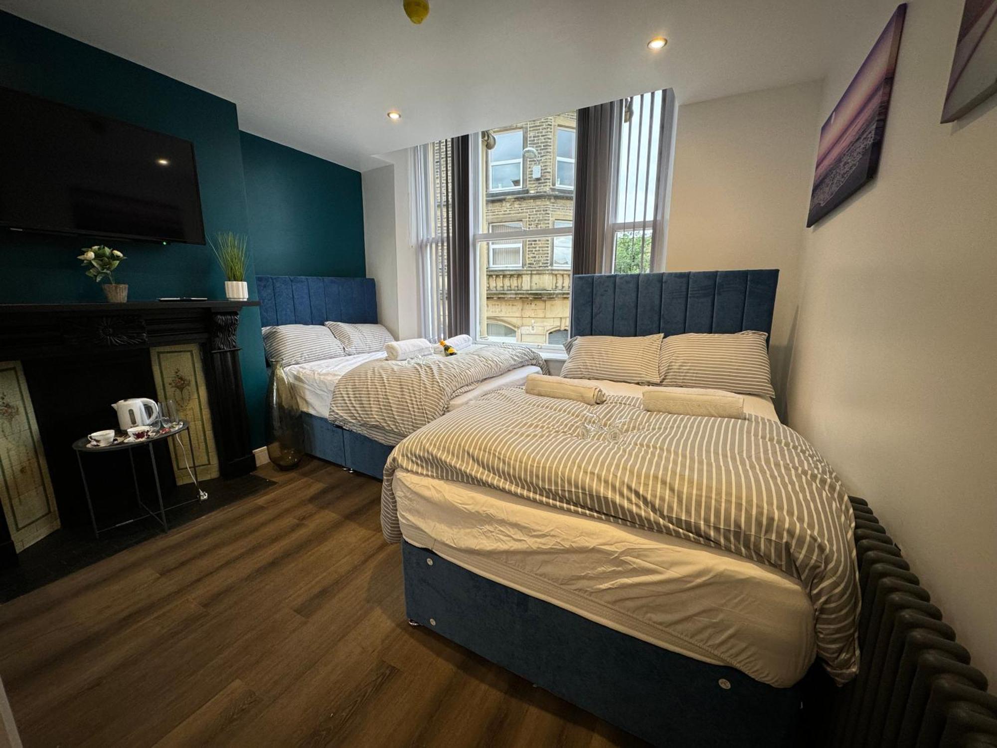 Southgate Luxury Apartments Elland 외부 사진