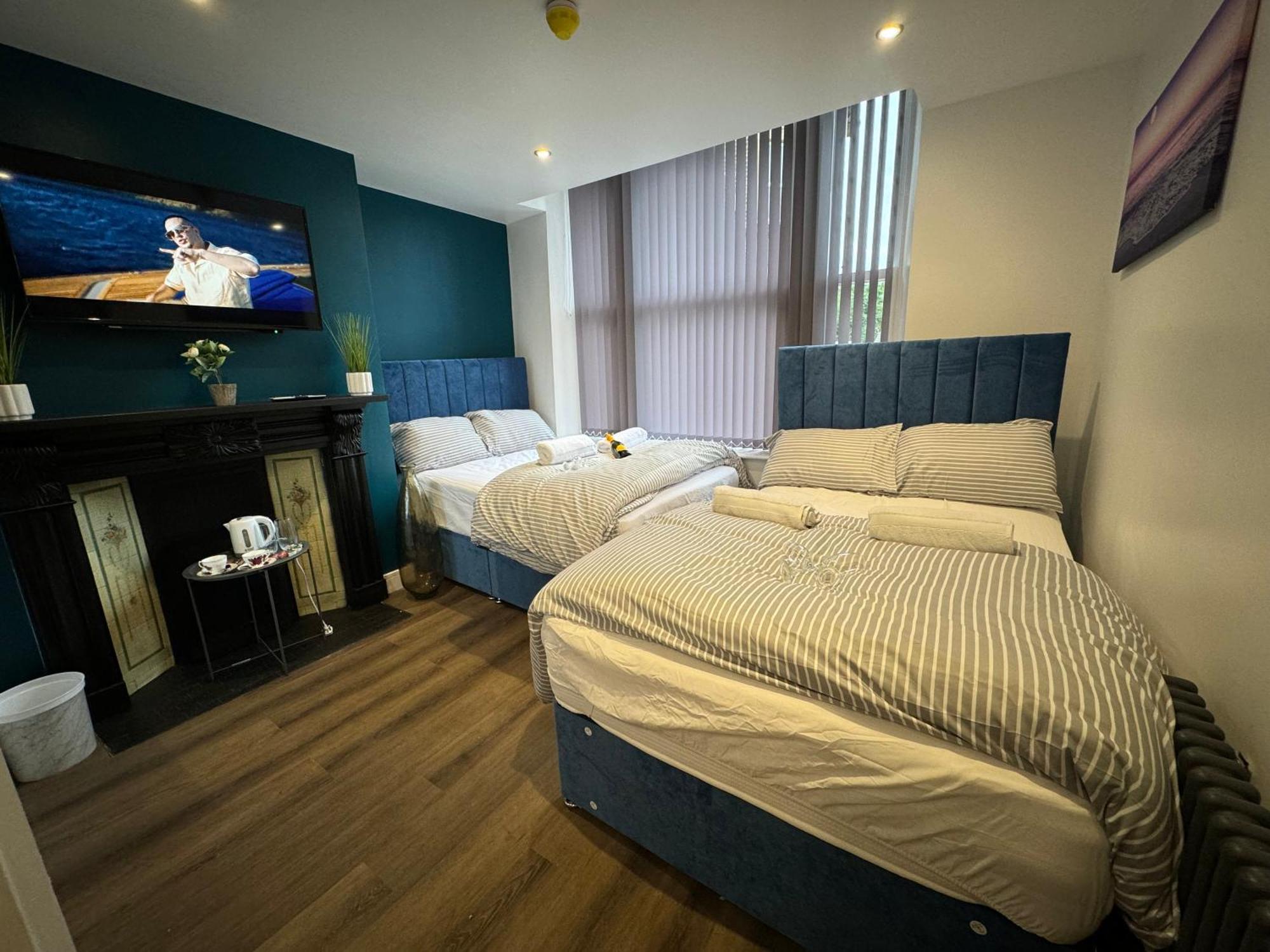 Southgate Luxury Apartments Elland 외부 사진