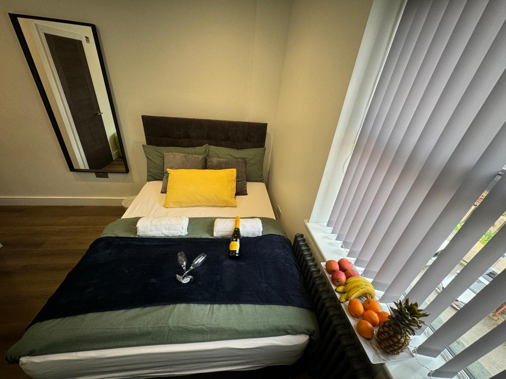 Southgate Luxury Apartments Elland 외부 사진