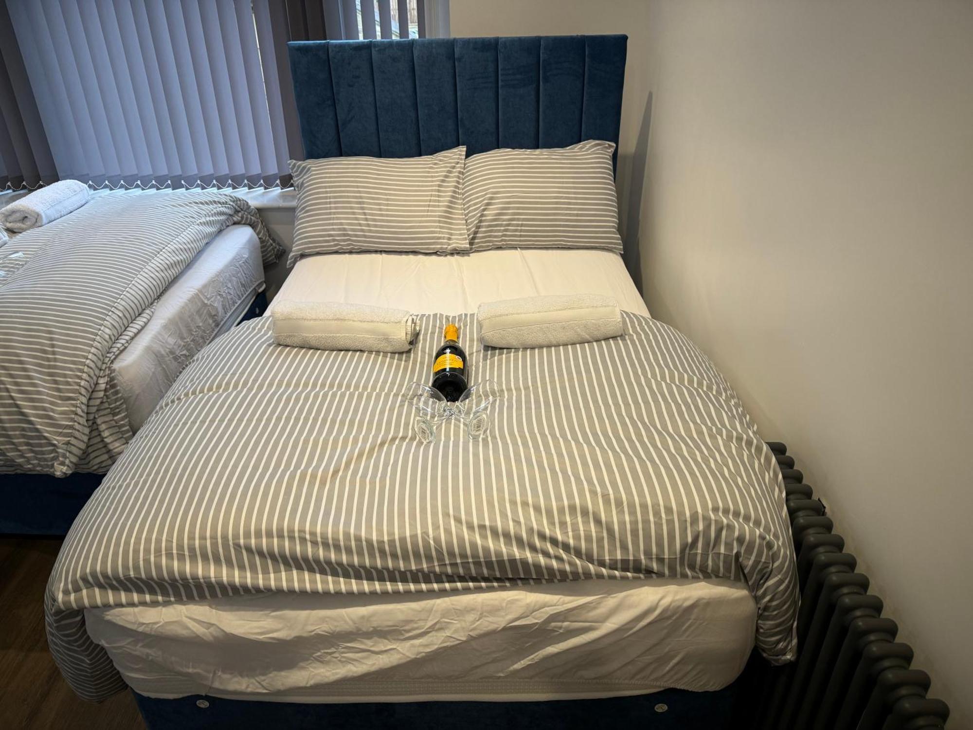 Southgate Luxury Apartments Elland 외부 사진