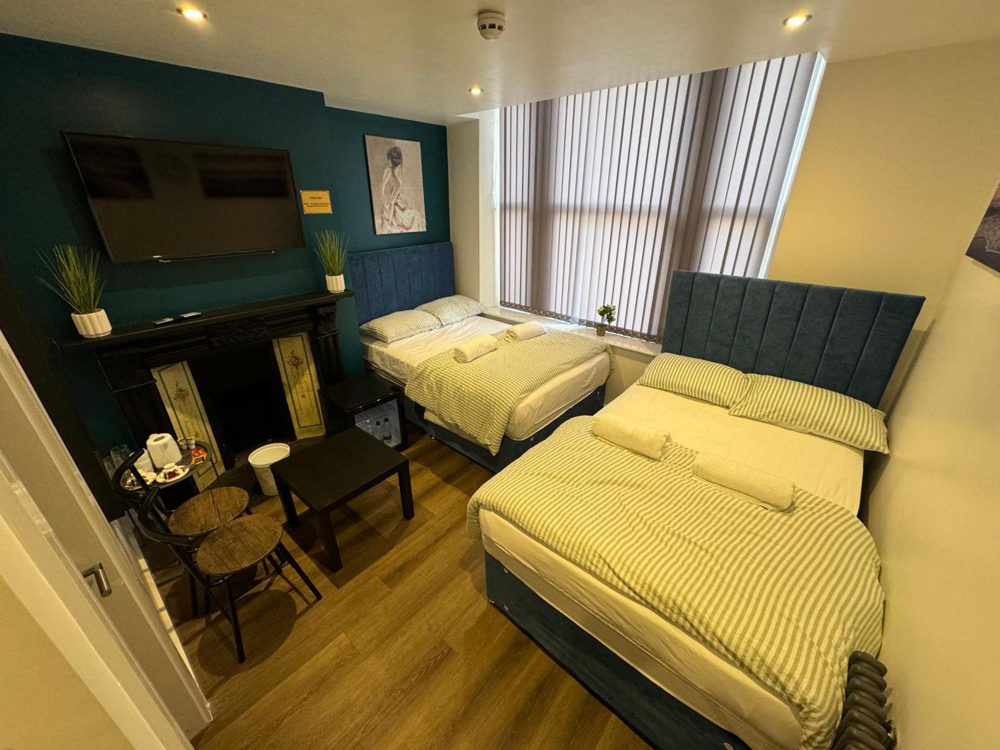 Southgate Luxury Apartments Elland 외부 사진