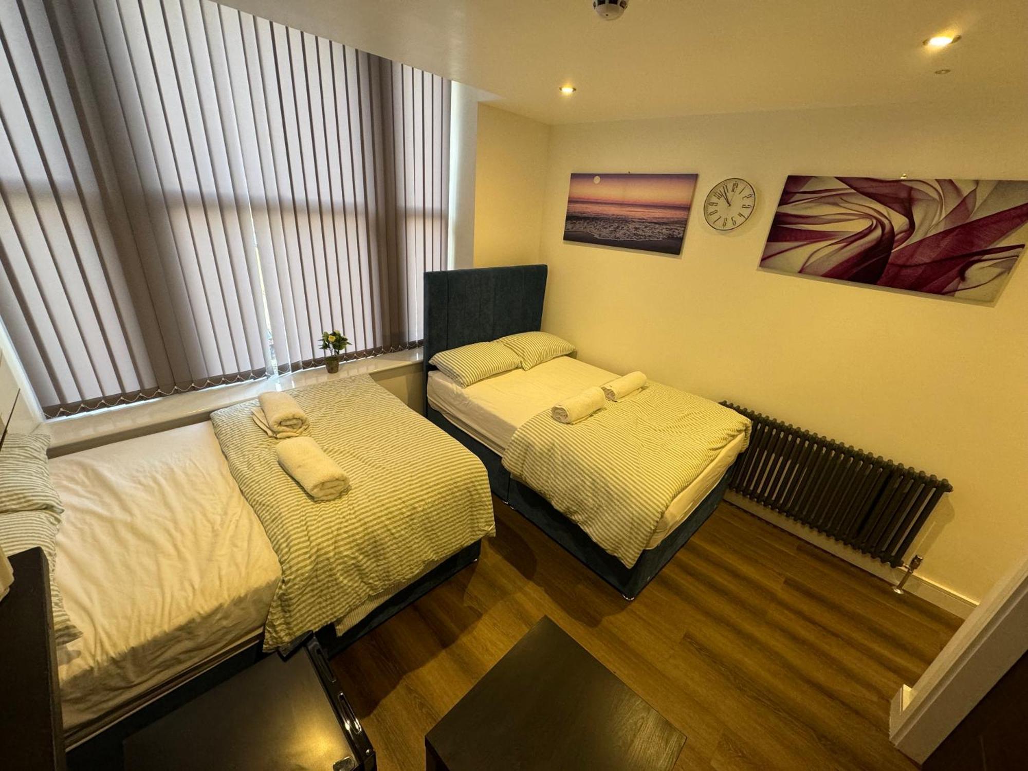 Southgate Luxury Apartments Elland 외부 사진