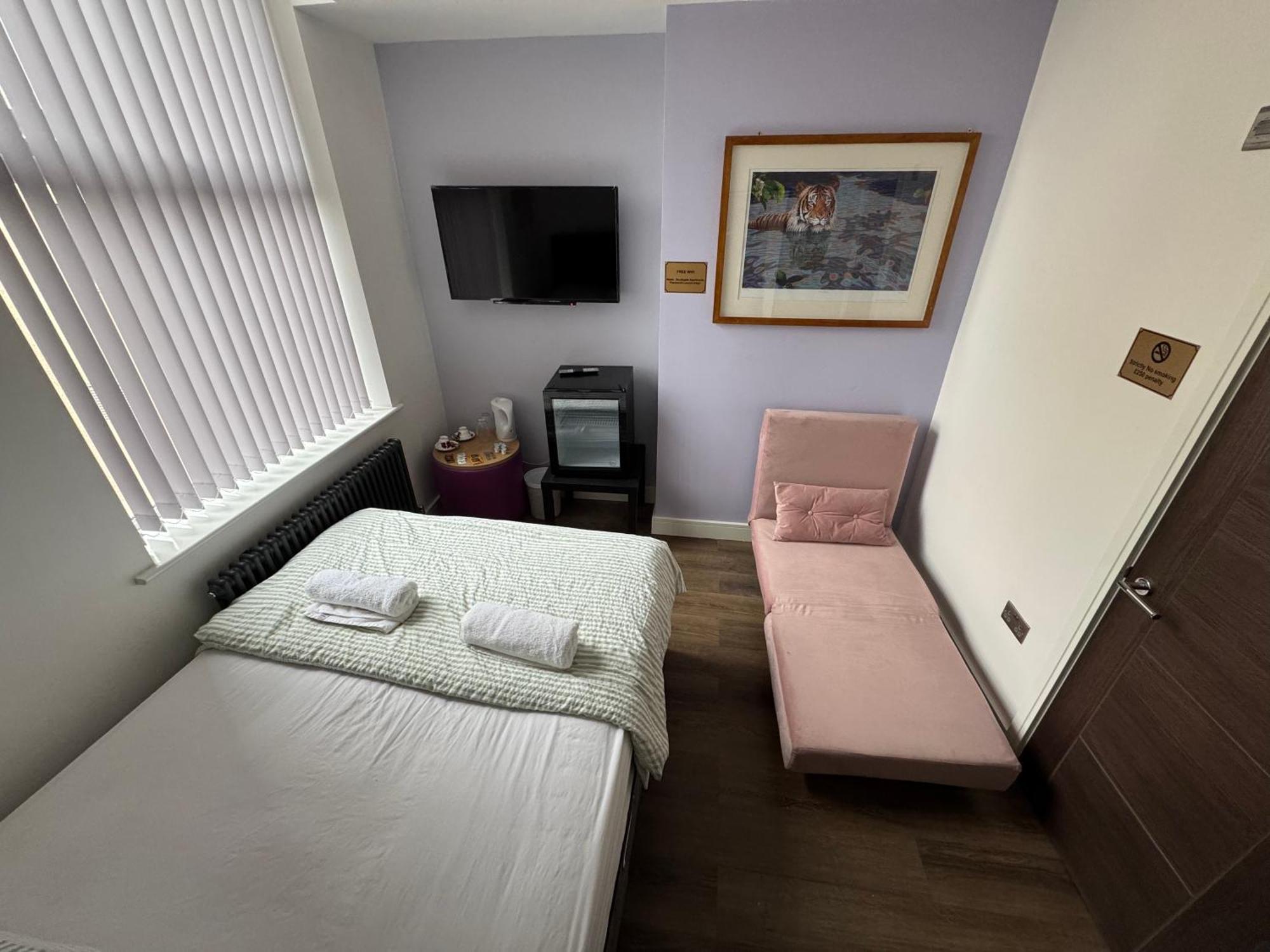 Southgate Luxury Apartments Elland 외부 사진